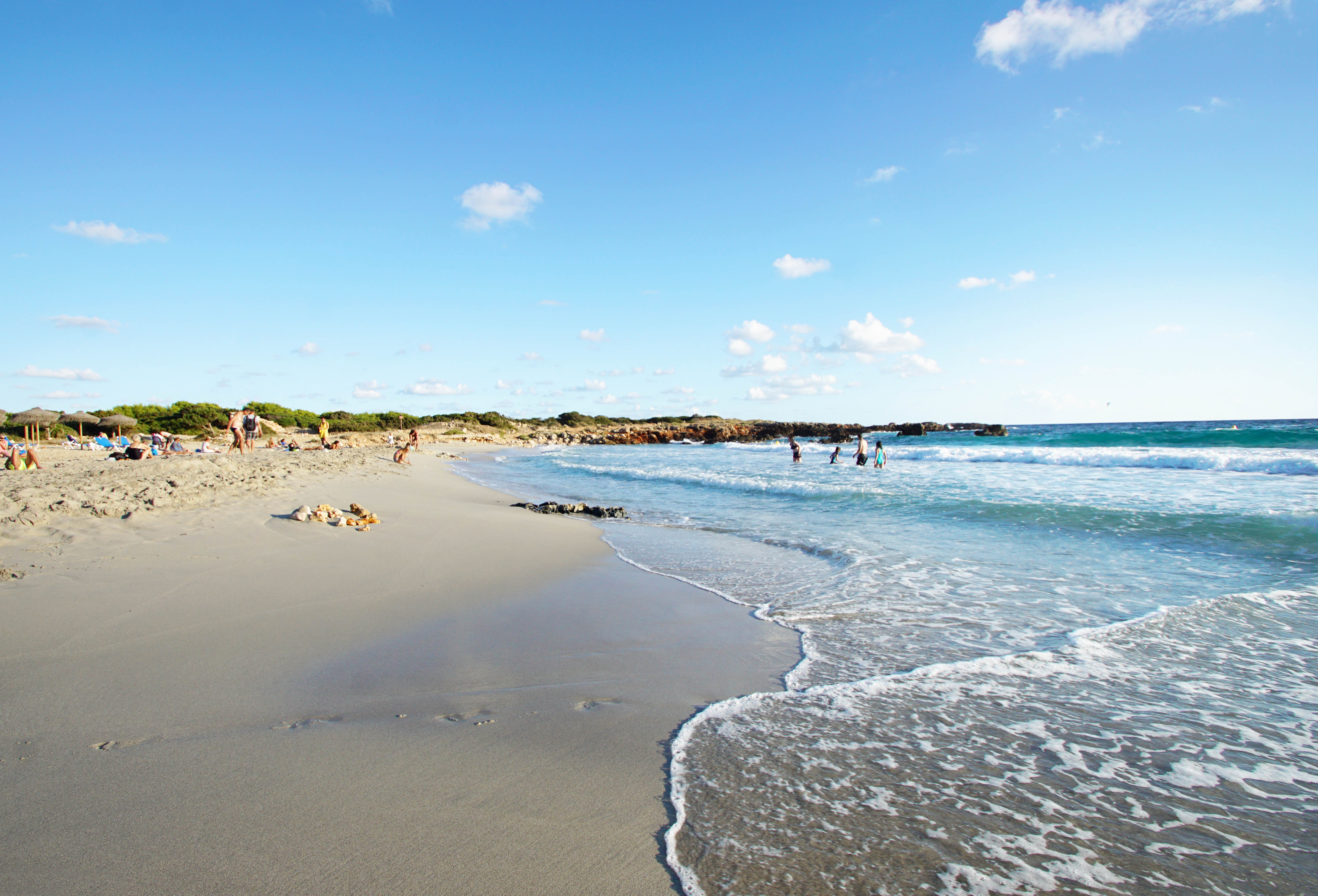 Son Xoriguer beach, also within walking distance