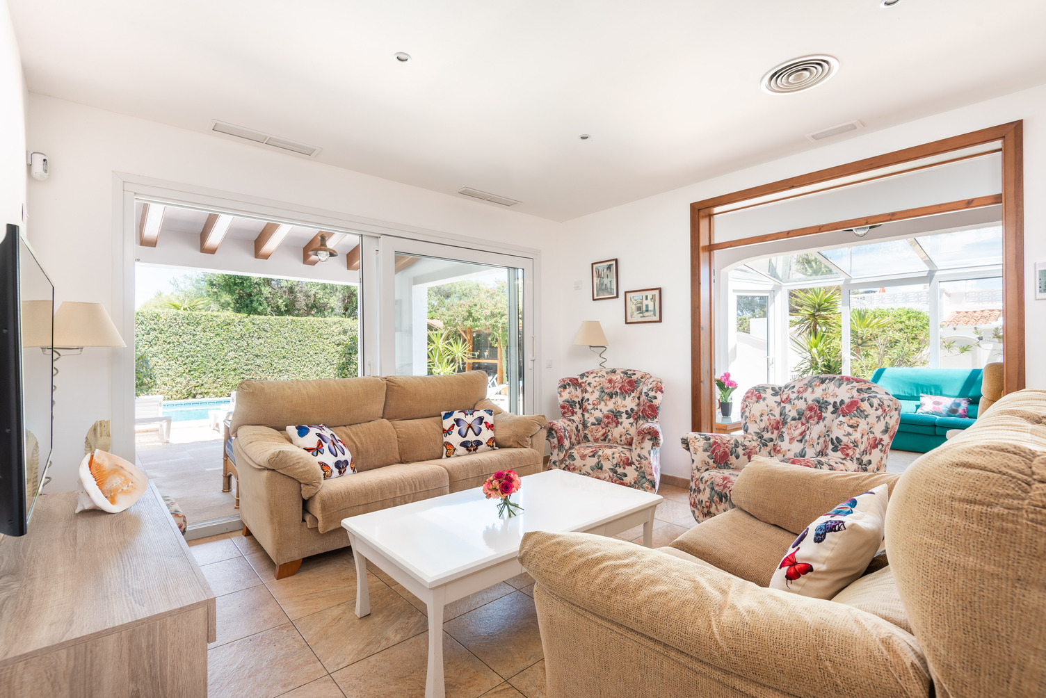 Comfy, bright lounge