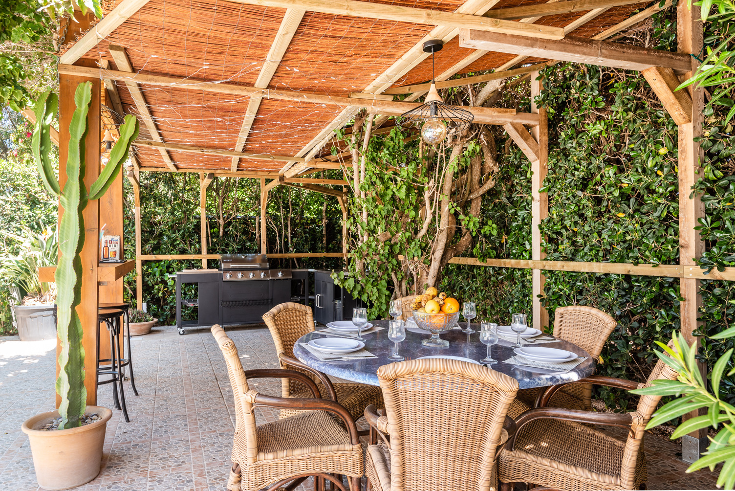 fab outdoor eating spaces